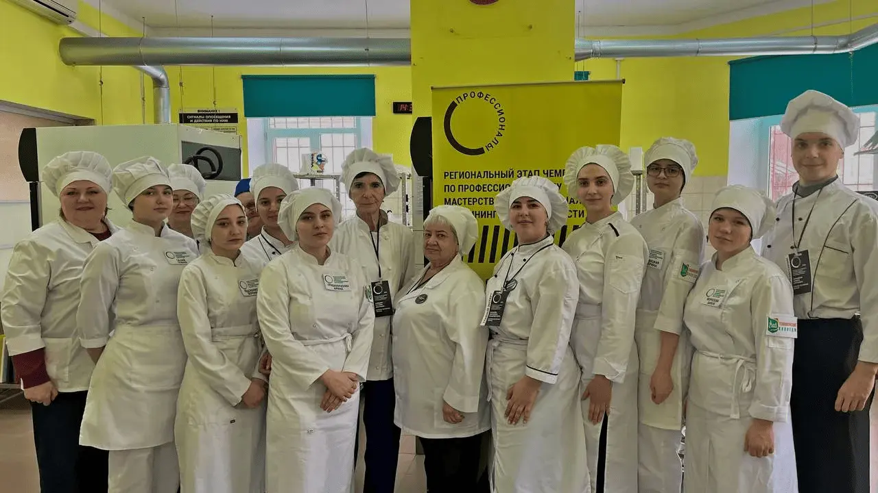 С 23 по 27 февраля на базе Технологического колледжа прошел региональный этап чемпионата «Профессионалы» по компетенции «Выпечка осетинских пирогов».
