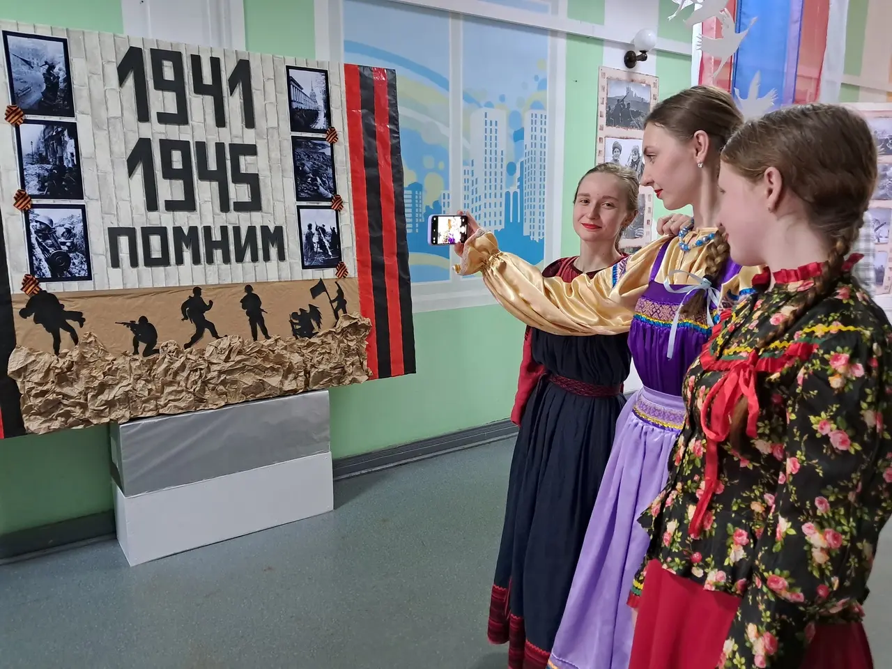 Великим огненным годам — святую память сохраняем...